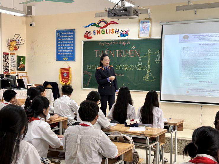 TUYÊN TRUYỀN PHỔ BIẾN GIÁO DỤC PHÁP LUẬT TẠI TRƯỜNG THCS ĐỖ NGỌC DU- Ảnh 6.