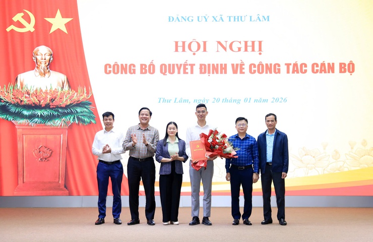 ĐẢNG ỦY XÃ THƯ LÂM CÔNG BỐ QUYẾT ĐỊNH VỀ CÔNG TÁC CÁN BỘ- Ảnh 3.