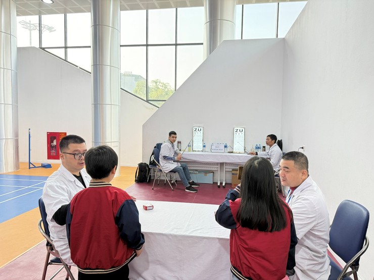 Trường Tiểu học Bùi Quốc Khái tổ chức khám sức khỏe cho học sinh- Ảnh 4.