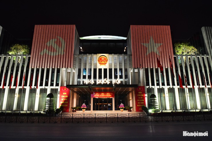 Những công trình biểu tượng tại Hà Nội lung linh trong đêm, chào mừng Đại hội XIV của Đảng- Ảnh 4.