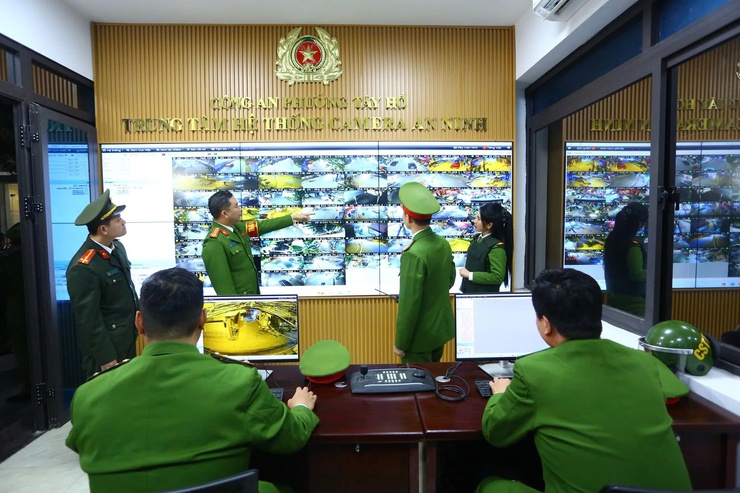 Những hình ảnh đẹp Công an Hà Nội bảo vệ tuyệt đối an toàn Đại hội Đảng- Ảnh 6.