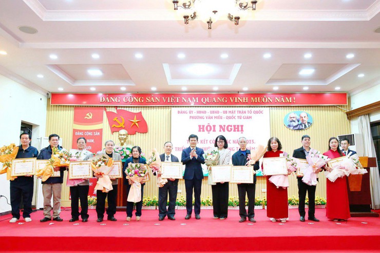 PHƯỜNG VĂN MIẾU - QUỐC TỬ GIÁM PHÁT HUY SỨC MẠNH ĐỒNG BỘ CỦA CẢ HỆ THỐNG CHÍNH TRỊ, QUYẾT TÂM HOÀN THÀNH NHIỆM VỤ NĂM 2026- Ảnh 4.