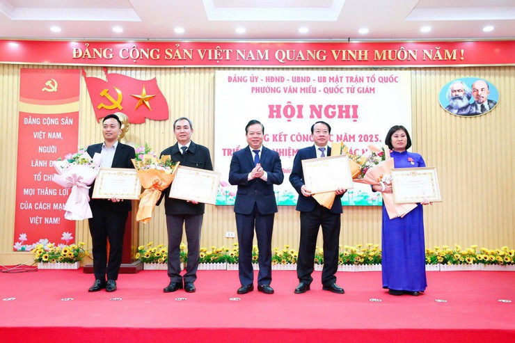 PHƯỜNG VĂN MIẾU - QUỐC TỬ GIÁM PHÁT HUY SỨC MẠNH ĐỒNG BỘ CỦA CẢ HỆ THỐNG CHÍNH TRỊ, QUYẾT TÂM HOÀN THÀNH NHIỆM VỤ NĂM 2026- Ảnh 6.