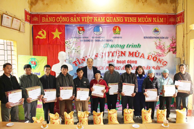 Đoàn TNCS Hồ Chí Minh xã Quảng Bị đã tổ chức thành công Hành trình “Tình nguyện Mùa đông- Ảnh 3.