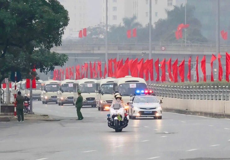 Những hình ảnh đẹp Công an Hà Nội bảo vệ tuyệt đối an toàn Đại hội Đảng- Ảnh 7.