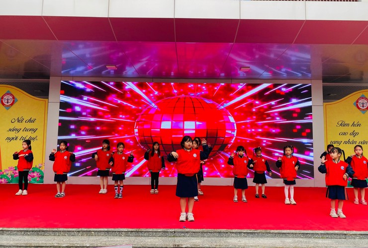 TƯNG BỪNG LỄ SƠ KẾT HỌC KÌ I TẠI TRƯỜNG TIỂU HỌC TRẦN PHÚ NĂM HỌC: 2025 – 2026- Ảnh 2.