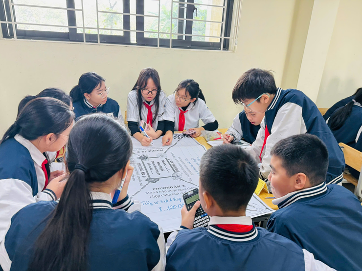 Nhóm Toán 7 - Trường THCS Linh Đàm tổ chức thành công chuyên đề “Sử dụng máy tính cầm tay giải toán – Vận dụng vào chủ đề Một số hình thức khuyến mãi trong kinh doanh”- Ảnh 7.