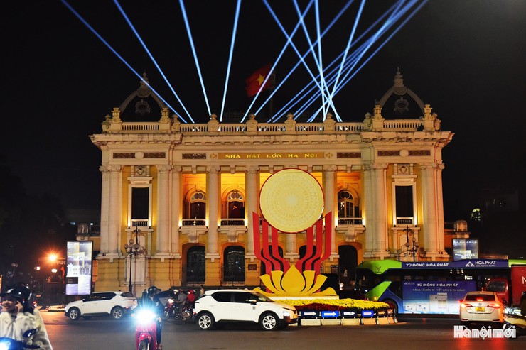 Những công trình biểu tượng tại Hà Nội lung linh trong đêm, chào mừng Đại hội XIV của Đảng- Ảnh 9.