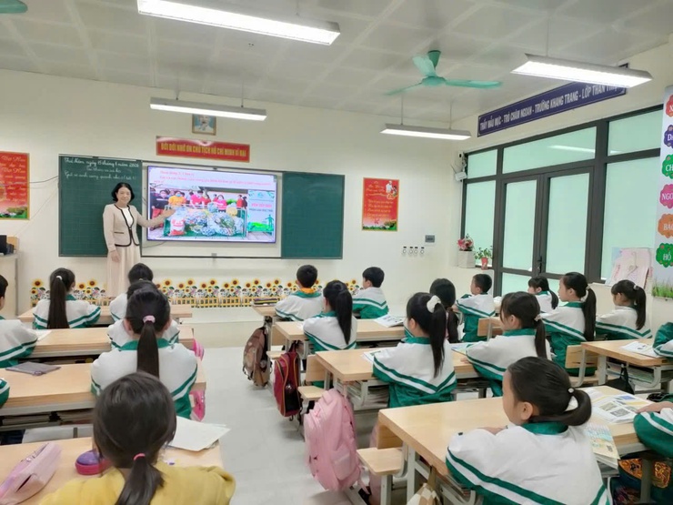 TRƯỜNG TIỂU HỌC NAM PHONG LAN TỎA PHONG TRÀO VÌ MỘT MÔI TRƯỜNG XANH – SẠCH – ĐẸP – NÓI KHÔNG VỚI RÁC THẢI NHỰA- Ảnh 4.