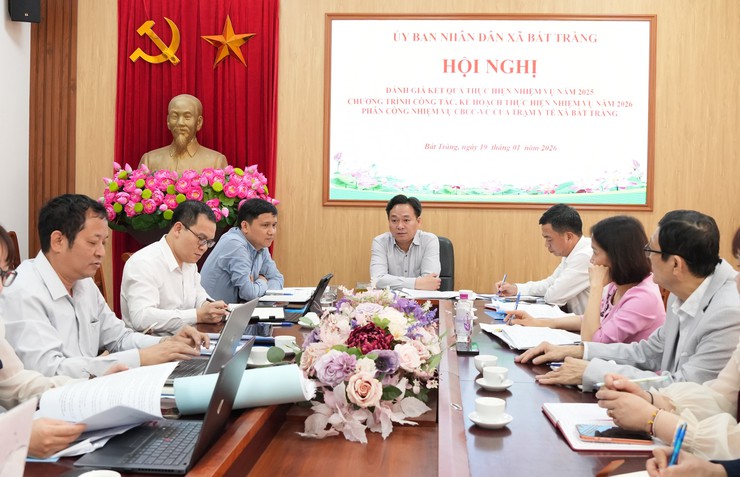 Lãnh đạo UBND xã Bát Tràng làm việc với Trạm y tế xã về nhiệm vụ trọng tâm năm 2026- Ảnh 1.