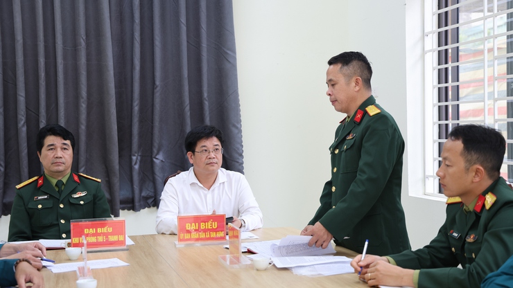  Tam Hưng bàn giao nhiệm vụ Chỉ huy trưởng Ban Chỉ huy Quân sự- Ảnh 1.