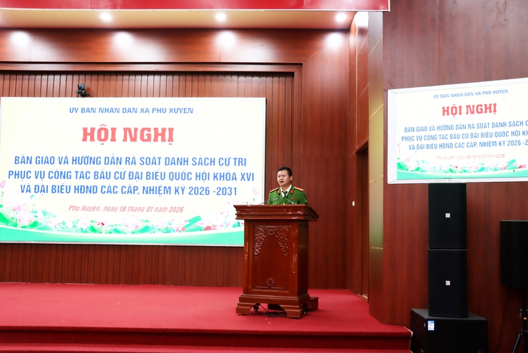 Phú Xuyên triển khai bàn giao, hướng dẫn rà soát danh sách cử tri phục vụ bầu cử nhiệm kỳ 2026–2031- Ảnh 4.