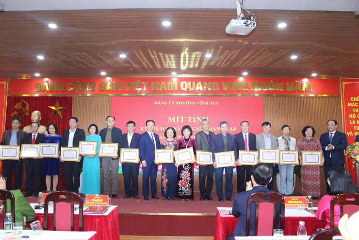 Đảng ủy phường Vĩnh Tuy tổ chức Lễ mít tinh kỷ niệm 96 năm Ngày thành lập Đảng Cộng sản Việt Nam 03/02 và triển khai nhiệm vụ trọng tâm năm 2026- Ảnh 5.