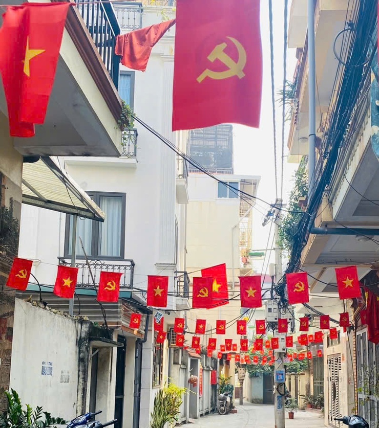 Phường Vĩnh Tuy đẩy mạnh công tác trang trí, tuyên truyền chào mừng Đại hội đại biểu toàn quốc lần thứ XIV của Đảng.- Ảnh 10.