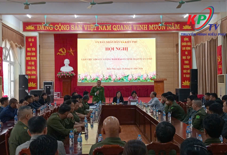 UBND xã Kiều Phú tổ chức Hội nghị giao ban với lực lượng bảo vệ an ninh trật tự ở cơ sở - Ảnh 1.