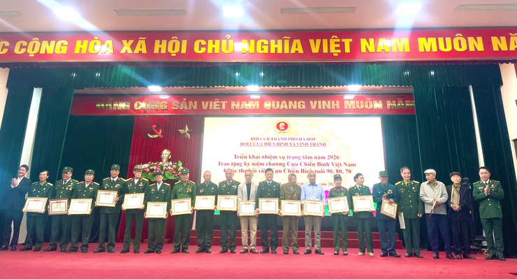 HỘI CỰU CHIẾN BINH XÃ VĨNH THANH TRIỂN KHAI NHIỆM VỤ TRỌNG TÂM NĂM 2026, TRAO TẶNG KỶ NIỆM CHƯƠNG VÀ CHÚC THỌ HỘI VIÊN

- Ảnh 12.
