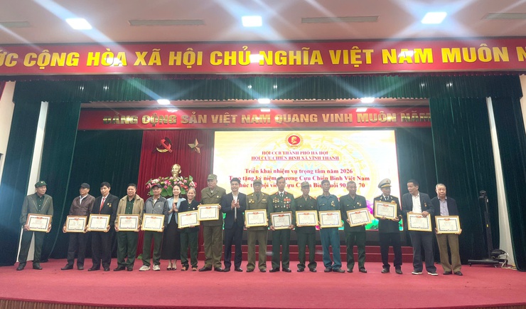 HỘI CỰU CHIẾN BINH XÃ VĨNH THANH TRIỂN KHAI NHIỆM VỤ TRỌNG TÂM NĂM 2026, TRAO TẶNG KỶ NIỆM CHƯƠNG VÀ CHÚC THỌ HỘI VIÊN

- Ảnh 11.