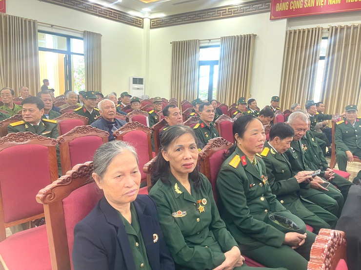 HỘI CỰU CHIẾN BINH XÃ VĨNH THANH TRIỂN KHAI NHIỆM VỤ TRỌNG TÂM NĂM 2026, TRAO TẶNG KỶ NIỆM CHƯƠNG VÀ CHÚC THỌ HỘI VIÊN

- Ảnh 18.