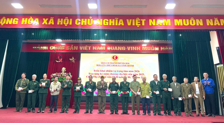 HỘI CỰU CHIẾN BINH XÃ VĨNH THANH TRIỂN KHAI NHIỆM VỤ TRỌNG TÂM NĂM 2026, TRAO TẶNG KỶ NIỆM CHƯƠNG VÀ CHÚC THỌ HỘI VIÊN

- Ảnh 8.