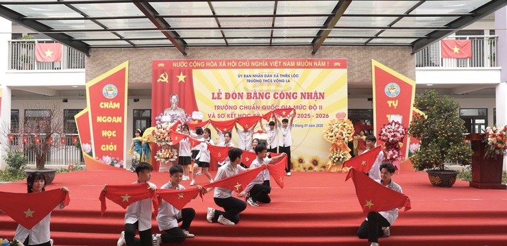 Trường THCS Võng La tổ chức Lễ đón nhận Bằng công nhận trường đạt chuẩn quốc gia mức độ II và sơ kết học lỳ I,&nbsp;năm học 2025 – 2026- Ảnh 8.