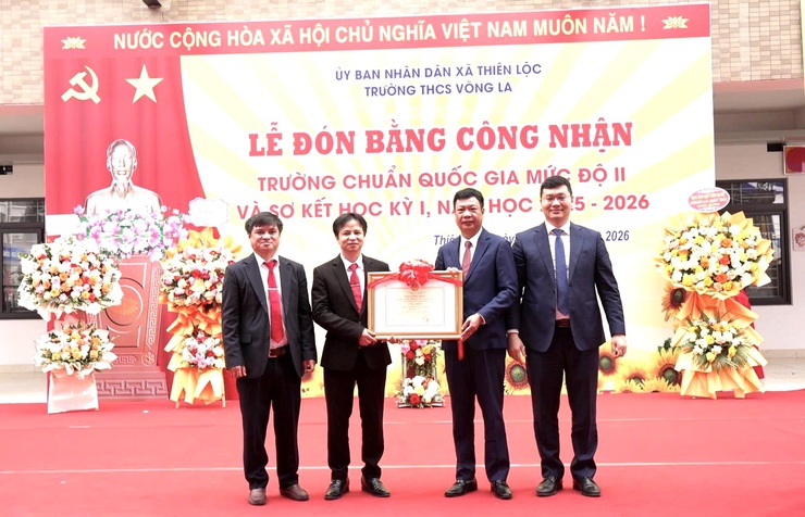Trường THCS Võng La tổ chức Lễ đón nhận Bằng công nhận trường đạt chuẩn quốc gia mức độ II và sơ kết học lỳ I,&nbsp;năm học 2025 – 2026- Ảnh 9.