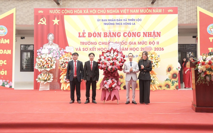Trường THCS Võng La tổ chức Lễ đón nhận Bằng công nhận trường đạt chuẩn quốc gia mức độ II và sơ kết học lỳ I,&nbsp;năm học 2025 – 2026- Ảnh 6.