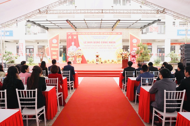 Trường THCS Võng La tổ chức Lễ đón nhận Bằng công nhận trường đạt chuẩn quốc gia mức độ II và sơ kết học lỳ I,&nbsp;năm học 2025 – 2026- Ảnh 2.