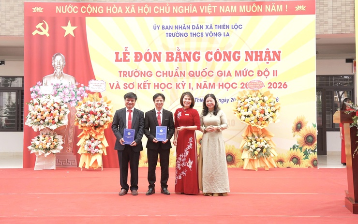 Trường THCS Võng La tổ chức Lễ đón nhận Bằng công nhận trường đạt chuẩn quốc gia mức độ II và sơ kết học lỳ I,&nbsp;năm học 2025 – 2026- Ảnh 11.