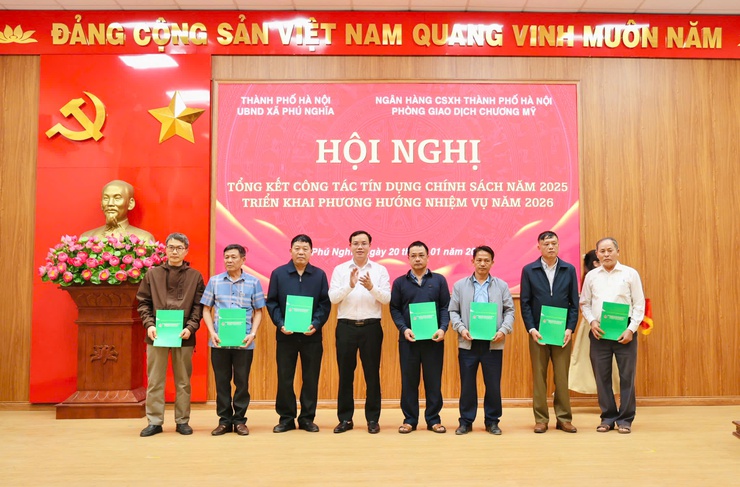 Hội nghị tổng kết công tác tín dụng chính sách xã hội trên địa bàn năm 2025, triển khai phương hướng nhiệm vụ năm 2026- Ảnh 5.