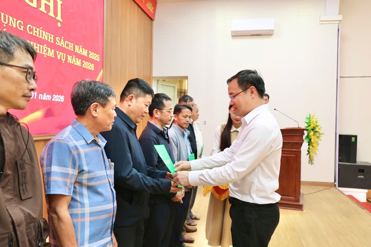 Hội nghị tổng kết công tác tín dụng chính sách xã hội trên địa bàn năm 2025, triển khai phương hướng nhiệm vụ năm 2026- Ảnh 4.