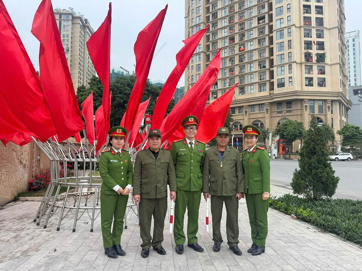 Lực lượng tham gia bảo vệ an ninh trật tự phường Tây Hồ – “Cánh tay nối dài” vững chắc của Công an phường- Ảnh 1.