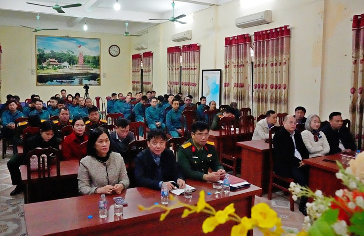 PHƯỜNG SƠN TÂY TỔ CHỨC HỘI NGHỊ BÀN GIAO CHỨC TRÁCH, NHIỆM VỤ CHỈ HUY TRƯỞNG BAN CHỈ HUY QUÂN SỰ PHƯỜNG- Ảnh 1.