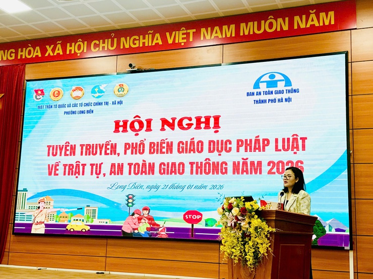 Mặt trận Tổ quốc và các đoàn thể chính trị - xã hội phường Long Biên tổ chức hội nghị tuyên truyền, phổ biến giáo dục pháp luật về trật tự, an toàn giao thông năm 2026- Ảnh 1.