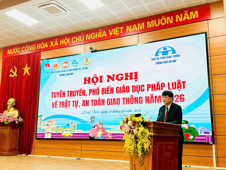 Mặt trận Tổ quốc và các đoàn thể chính trị - xã hội phường Long Biên tổ chức hội nghị tuyên truyền, phổ biến giáo dục pháp luật về trật tự, an toàn giao thông năm 2026- Ảnh 2.