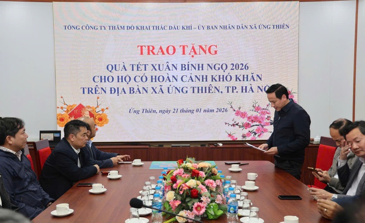 Xã Ứng Thiên tiếp nhận kinh phí hỗ trợ Tết Bính Ngọ 2026 cho các hộ gia đình có hoàn cảnh khó khăn- Ảnh 1.