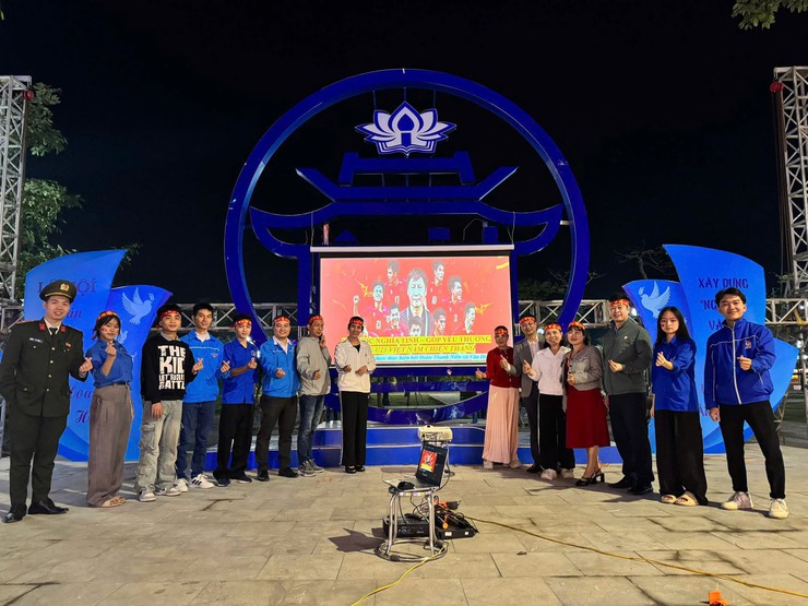 XEM BÓNG ĐÁ - LAN TỎA YÊU THƯƠNG: RA MẮT MÔ HÌNH “LY NƯỚC NGHĨA TÌNH – GÓP YÊU THƯƠNG”- Ảnh 1.