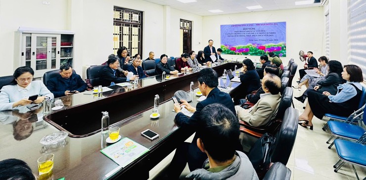 PHƯỜNG LÁNG TRIỂN KHAI TÍN DỤNG CHÍNH SÁCH NĂM 2026, KHEN THƯỞNG CÁC TẬP THỂ, CÁ NHÂN TIÊU BIỂU NĂM 2025- Ảnh 5.