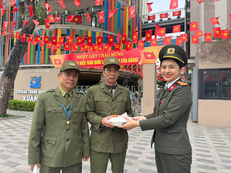 Lực lượng tham gia bảo vệ an ninh trật tự phường Tây Hồ – “Cánh tay nối dài” vững chắc của Công an phường- Ảnh 8.