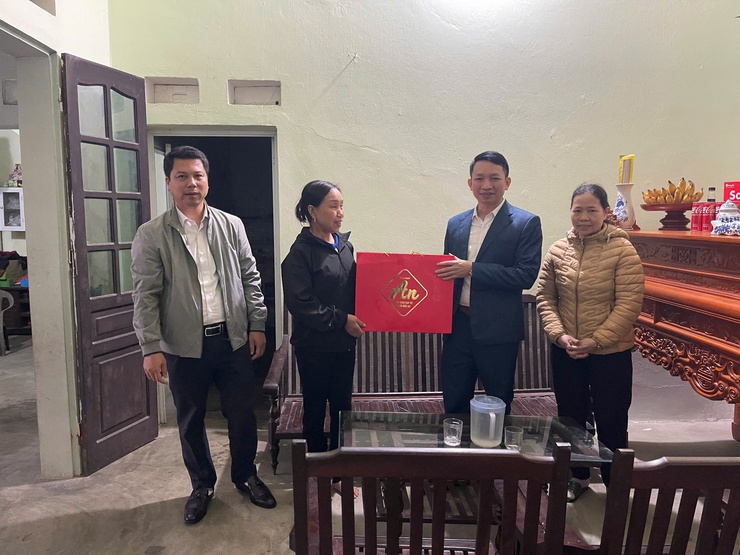 XÃ PHÚC SƠN HƯỞNG ỨNG: "NGÀY THẾ GIỚI TƯỞNG NIỆM CÁC NẠN NHÂN TỬ VONG DO TAI NẠN GIAO THÔNG" NĂM 2025- Ảnh 1.