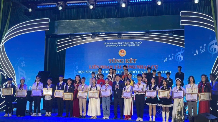 Xã Thường Tín có 02 học sinh đạt giải cao tại liên hoan tài năng nhạc cụ học sinh phổ thông thành phố Hà Nội lần thứ I- Ảnh 1.