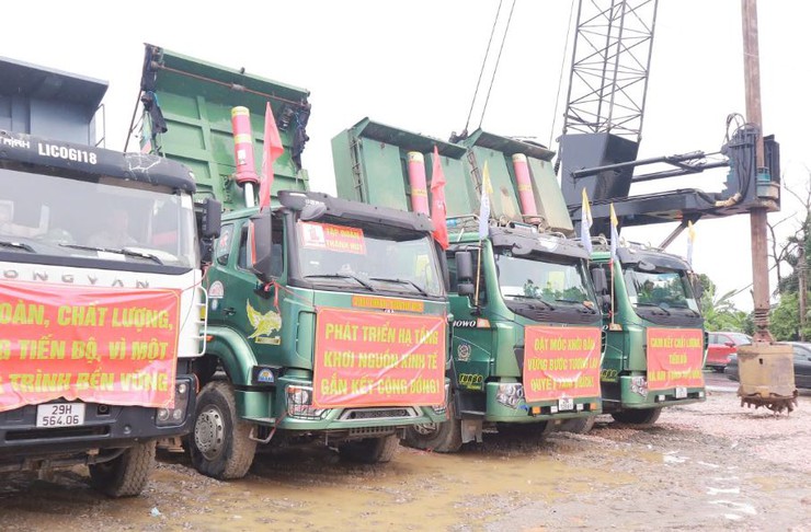 Xã Phúc Lộc bàn giao mặt bằng cầu Vân Phúc vượt tiến độ- Ảnh 3.