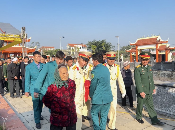 Xã Phúc Lộc long trọng tổ chức Lễ đón nhận, truy điệu và an táng hài cốt liệt sĩ Kiều Văn Nguyên- Ảnh 5.