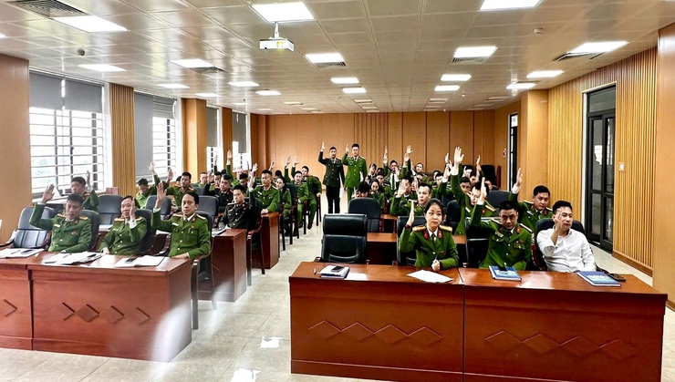 Công an phường Yên Sở tổ chức hội nghị lấy ý kiến cử tri nơi công tác đối với người ứng cử đại biểu hội đồng nhân dân phường Yên Sở- Ảnh 2.