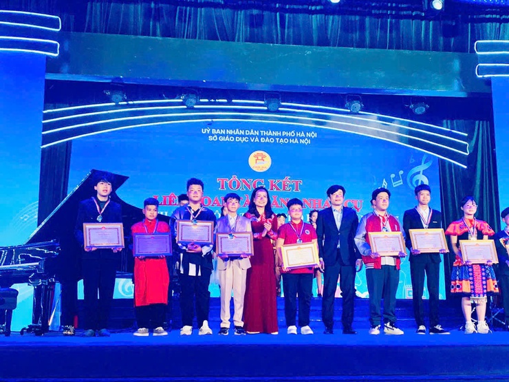 HỌC SINH TRƯỜNG THCS BẮC SƠN XUẤT SẮC ĐẠT HUY CHƯƠNG BẠC TẠI LIÊN HOAN TÀI NĂNG NHẠC CỤ HỌC SINH PHỔ THÔNG THỦ ĐÔ - Ảnh 1.