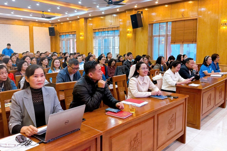 Hơn 200 cán bộ, hội viên tham gia tập huấn về ứng dụng công nghệ thông tin và trí tuệ nhân tạo- Ảnh 1.
