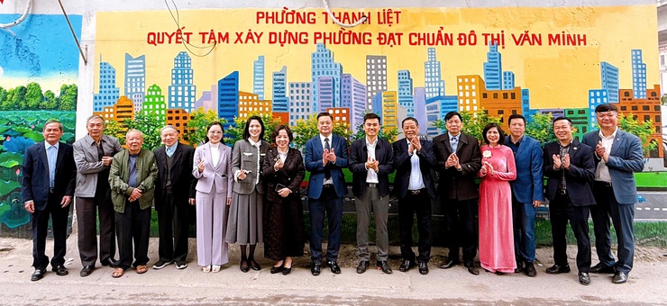TDP số 8 Thanh Xuân Nam: Tuyến tranh tường bích hoạ lan toả khí thế chào mừng Đại hội XIV của Đảng- Ảnh 14.