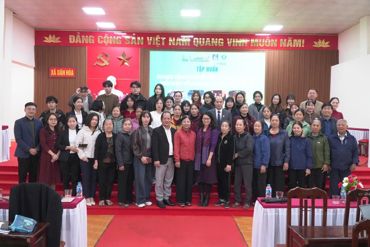  TẬP HUẤN PHÁT TRIỂN DU LỊCH CỘNG ĐỒNG GẮN VỚI LÀNG NGHỀ NÓN LÁ TRI LỄ XÃ DÂN HÒA- Ảnh 8.