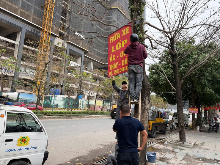 Vai trò nòng cốt của lực lượng Công an cùng các cơ quan, ban, ngành trong đợt ra quân lập lại trật tự đô thị trước thềm Đại hội Đảng và Tết Nguyên Đán- Ảnh 3.