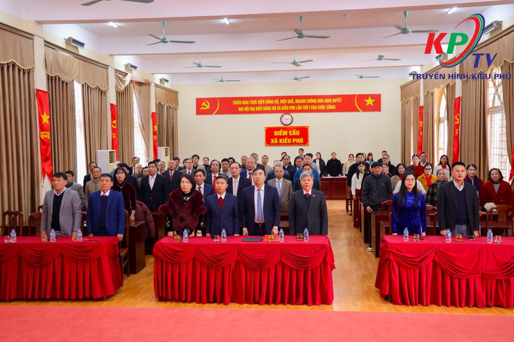 Đảng ủy xã Kiều Phú tổ chức trao tặng Huy hiệu Đảng đợt 3/2/2026.- Ảnh 1.