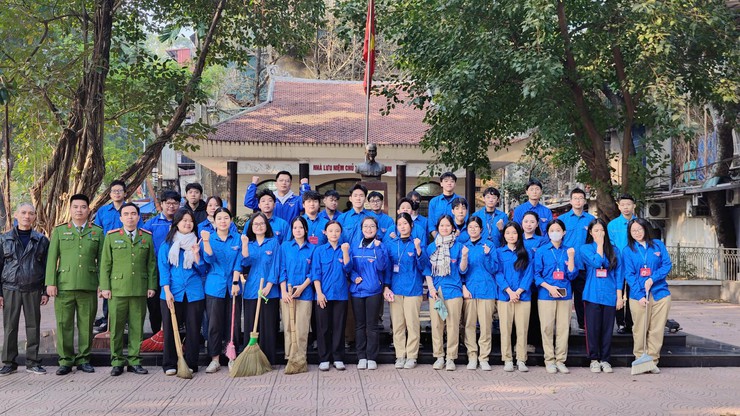 ĐÓN XUÂN MỚI 2026: CHUNG TAY GÌN GIỮ GIÁ TRỊ LỊCH SỬ - VĂN HÓA PHƯỜNG KIM LIÊN- Ảnh 1.